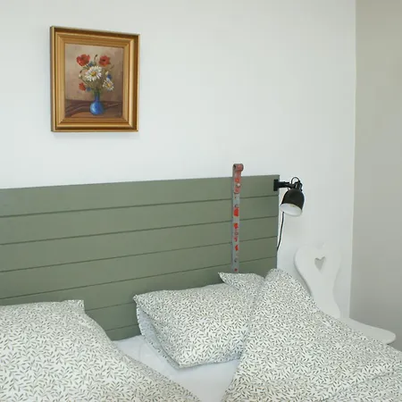 Lustrup Apartman *